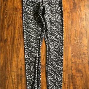 Lululemon size 4 Shine Tight Roll Down Shimmy Shimmer Multi gray black Sequins